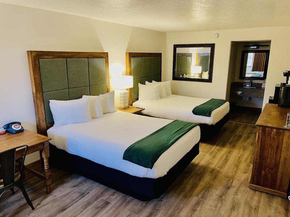Valley Hotel Taos